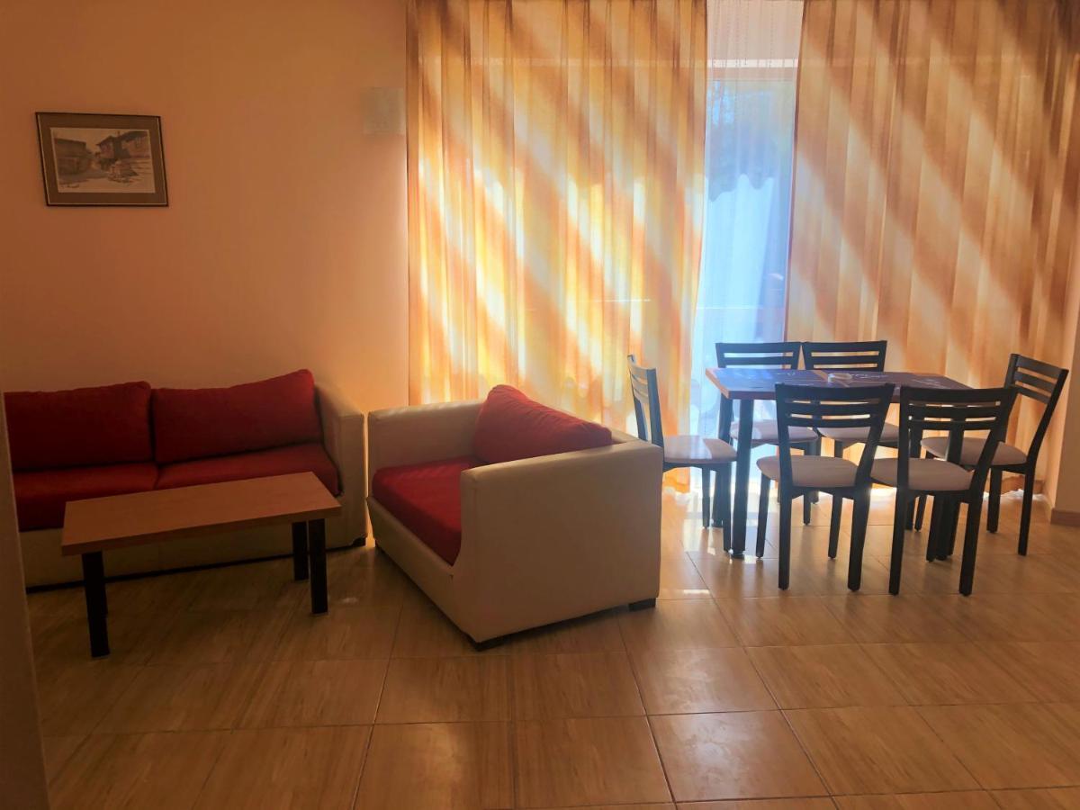Complex Golden Dreams Aparthotel Pantai Sunny Luaran gambar