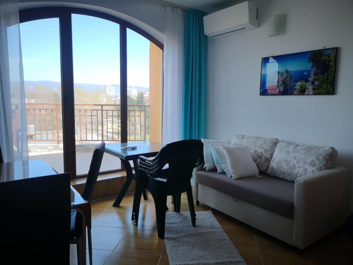 Complex Golden Dreams Aparthotel Pantai Sunny Luaran gambar
