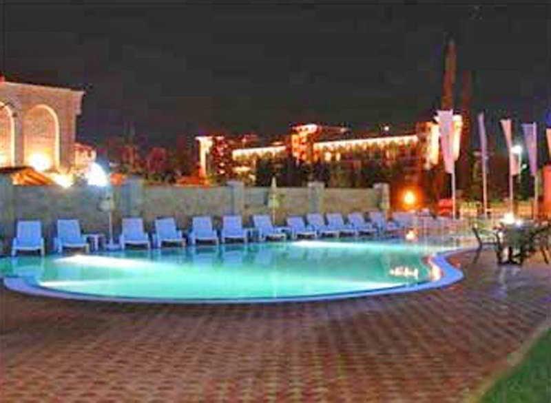 Complex Golden Dreams Aparthotel Pantai Sunny Luaran gambar