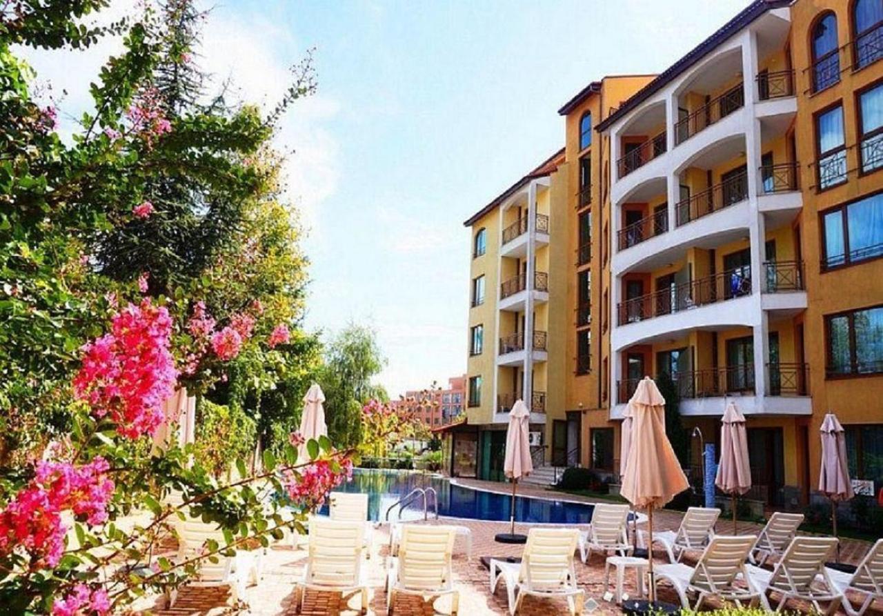 Complex Golden Dreams Aparthotel Pantai Sunny Luaran gambar