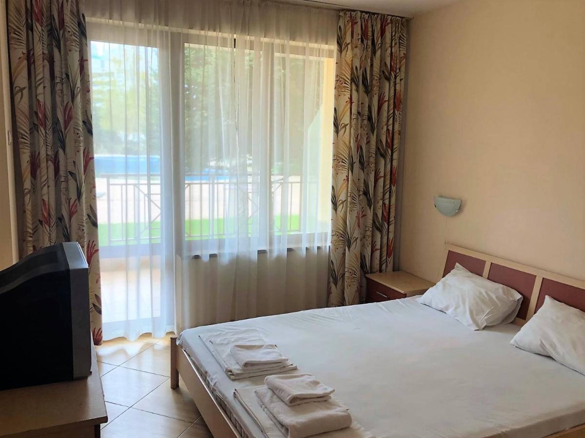 Complex Golden Dreams Aparthotel Pantai Sunny Luaran gambar